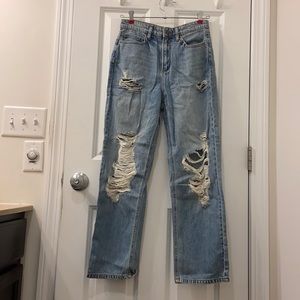 New light blue FashionNova “Sunday Brunch 90’s Distressed Boyfriend Jeans”size 5
